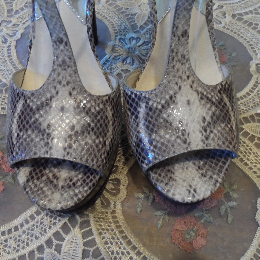 New Michael Kors Gray Python Embosed Leather T-St… - image 6